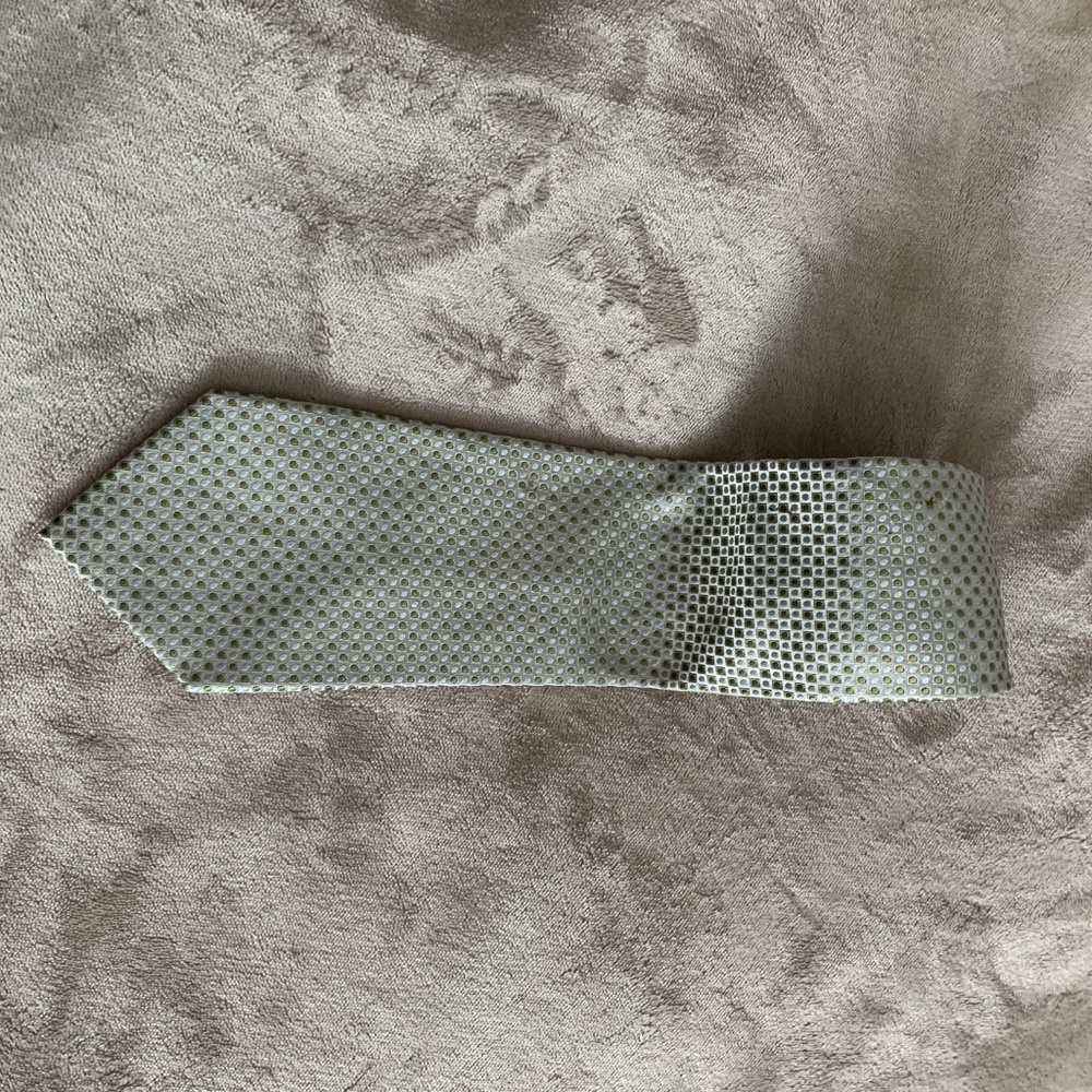 Craft & Barrow stain resistant 100% silk tie